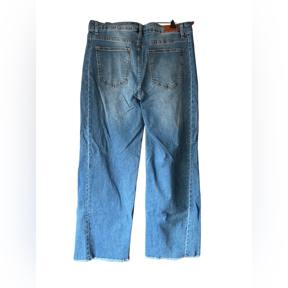 Wide Leg Barrel Jeans Medium Wash Raw Hem - Picture 3 of 7